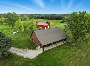 40298 E 208th St, Rayville, MO 64084