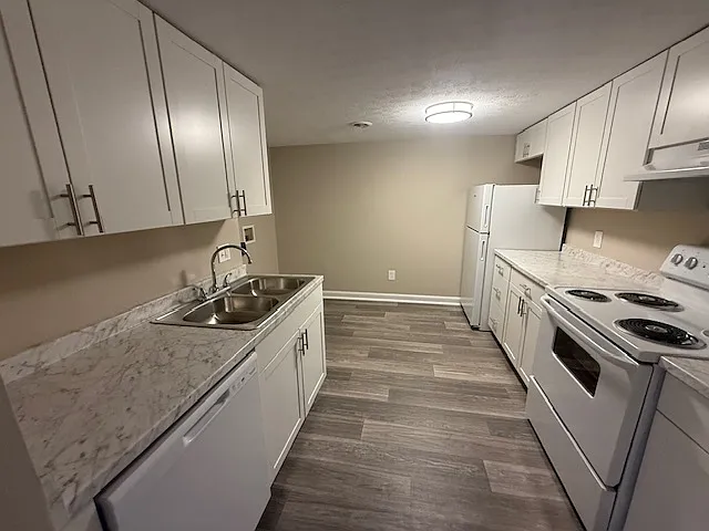 Continent French Quarter Apt — Photo 96