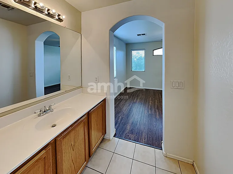9817 E Escondido Ave — Photo 9