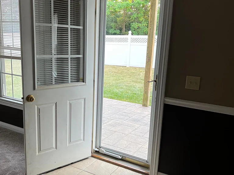 155 Chelsea Cir — Photo 16