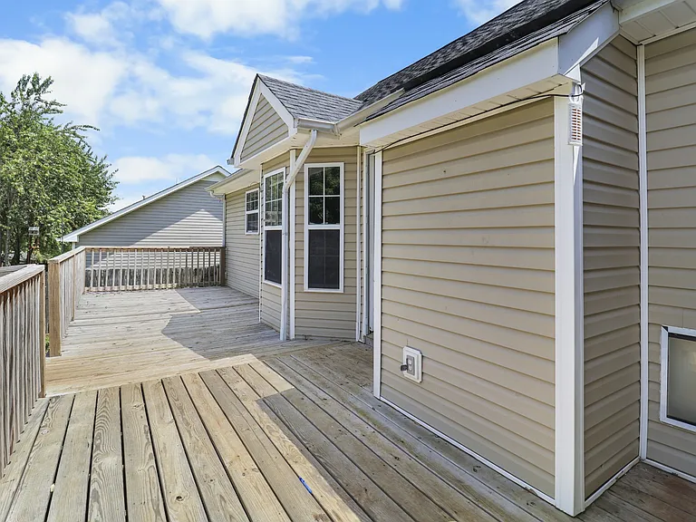 1644 Cedar Springs Cir — Photo 23