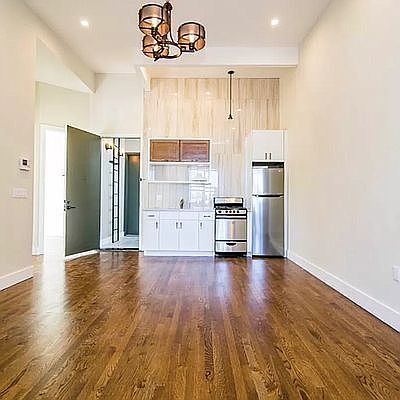 2nd image of 563 Evergreen Ave #B1