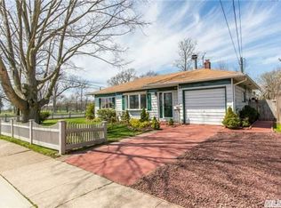 2 Colony Dr, West Sayville, NY 11796