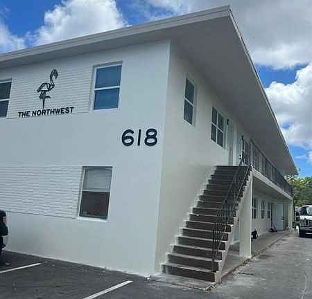 2nd image of 618 6th St #2