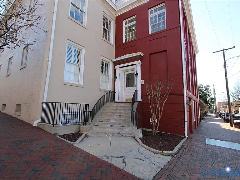 219 N 19th St #U31 — Photo 1