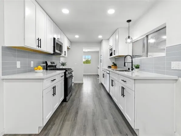 900 Santa Clara Cir, Hemet, CA 92543