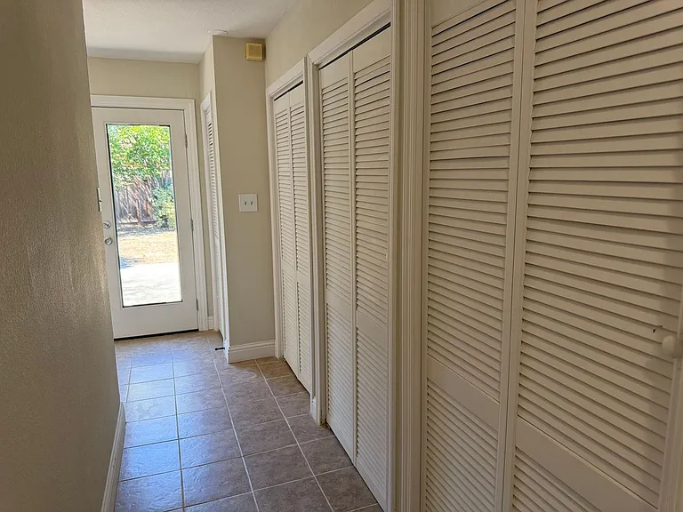 261 Gregory Ln — Photo 21