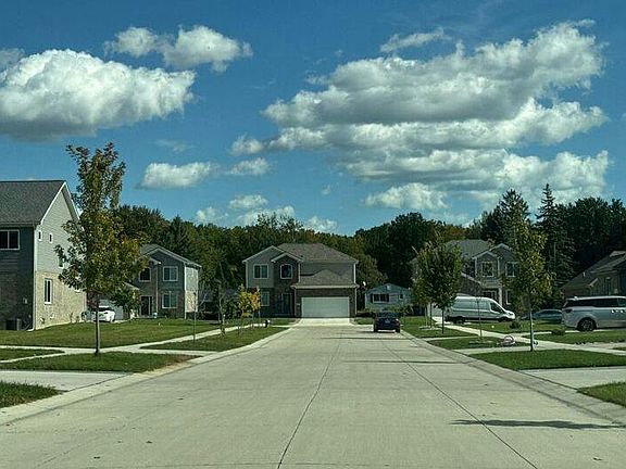 4th image of 5288 Woods Dr