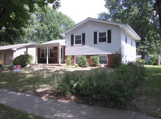 2708 Bennington Dr, Springfield, IL 62704