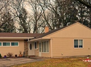 6407 Newland Rd, Parma Heights, OH 44130