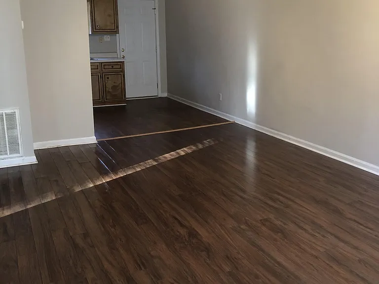 1001 W Hancock St #B — Photo 3
