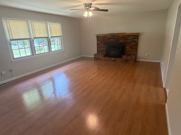 130 Carden Ln — Photo 14
