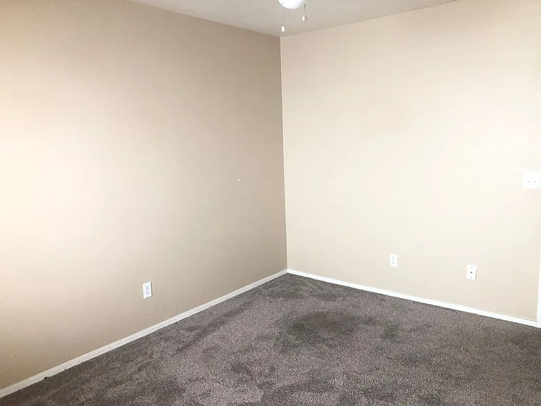 1790 E Silktassel Trl — Photo 12