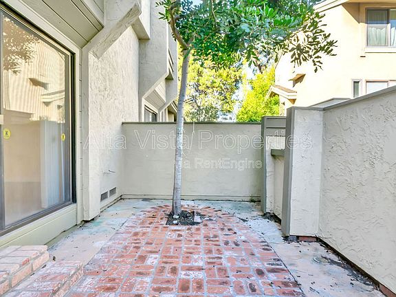 4th image of 3211 Caminito Eastbluff Unit 10