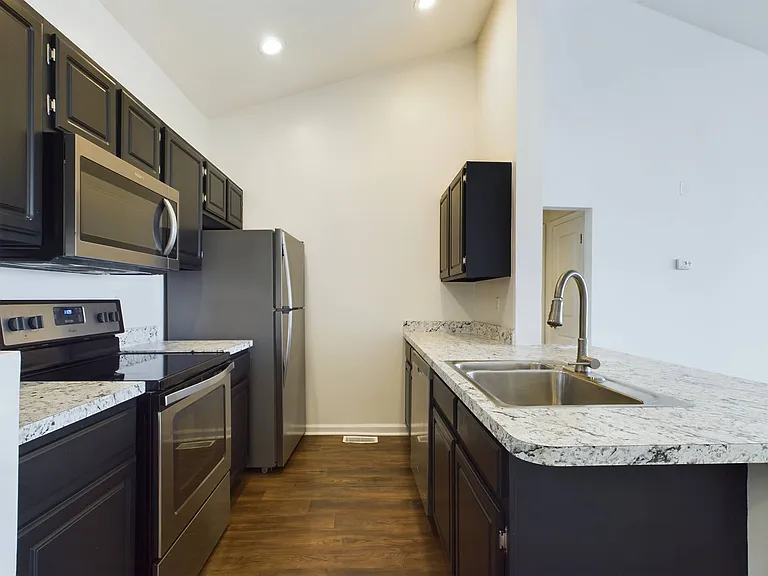 Botanica Cottages Apartment Homes — Photo 44