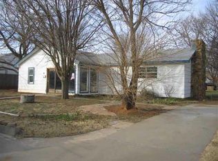 705 W Avenue D, Elk City, OK 73644