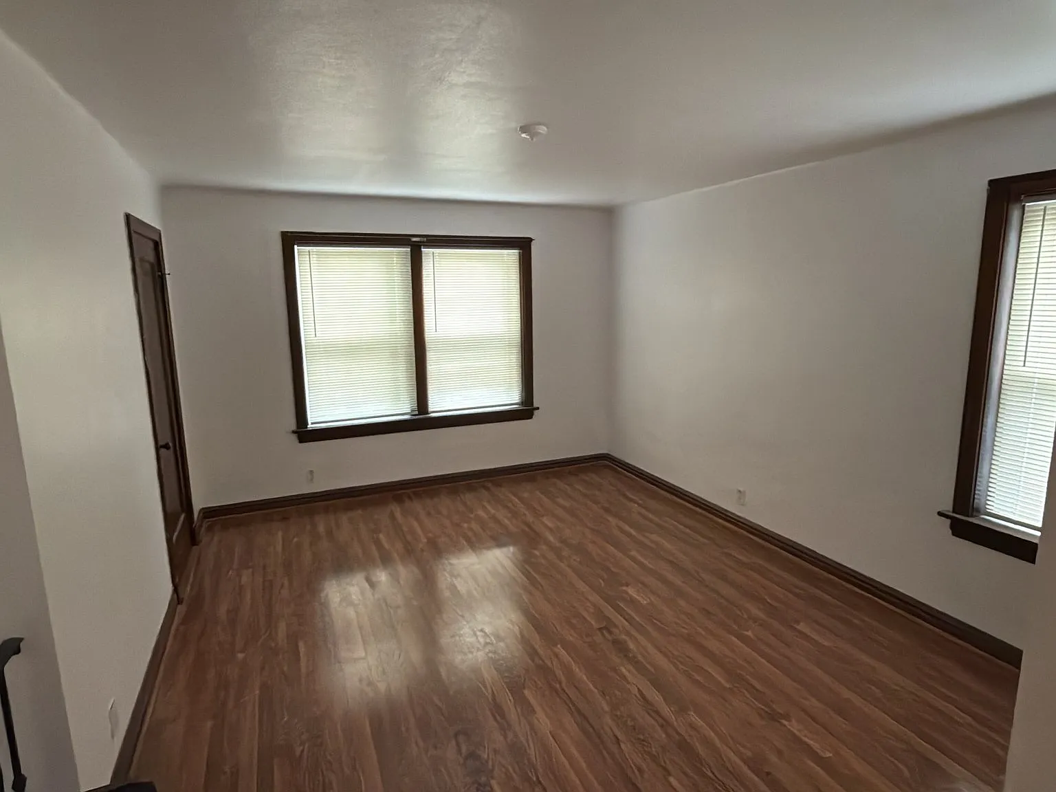 5470 Loughborough Ave — Photo 2