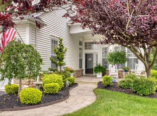 30 Concerto Ct, Eastport, NY 11941