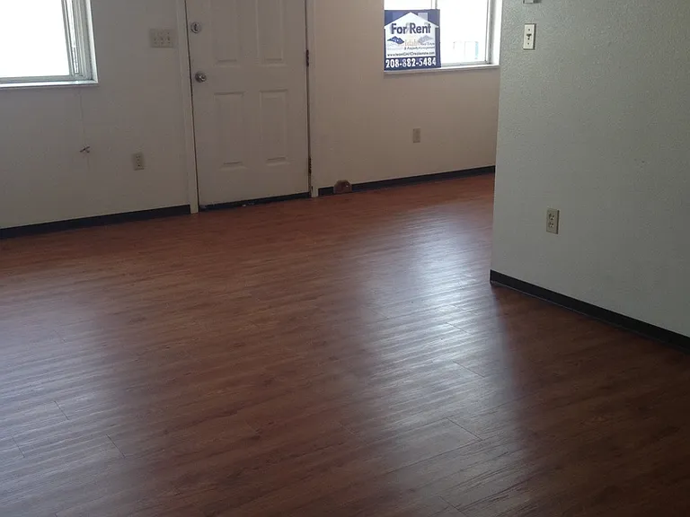 1605 S Levick St — Photo 4