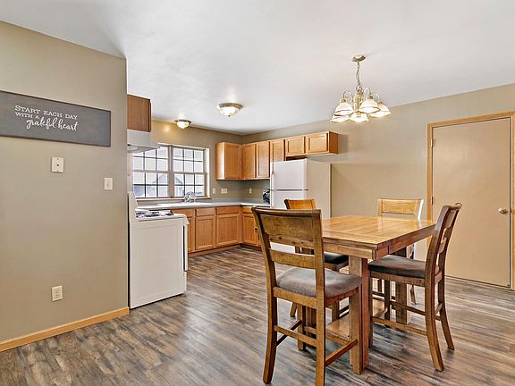 5th image of 1070 E Keri Ln