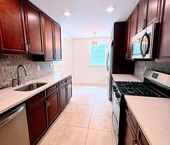 2874 Tolbut St — Photo 36
