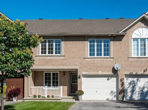 128 Macassa Cir, Ottawa, ON K2T 1J9