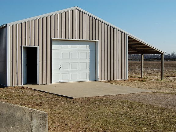 2nd image of 923 County Road 654