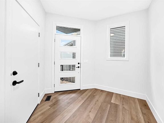 5th image of 226 N Greystone Blvd