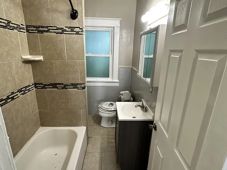 2114 High St — Photo 3