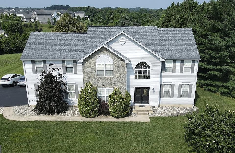 1st image of 121 W Harvest Dr