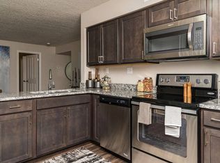 Fairlane Woods Apartments, Dearborn, MI 48126