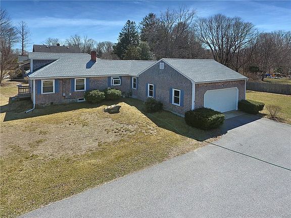 3rd image of 229 Pond St