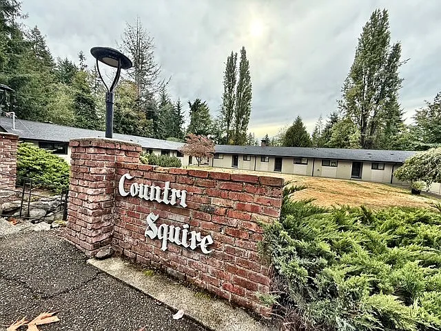4091 NW Country Ln — Photo 2