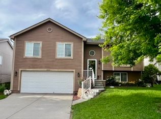 16868 Camden Ave, Omaha, NE 68116