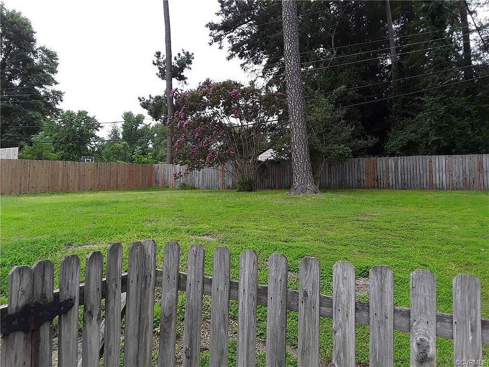 2nd image of 3302 Oconto Rd