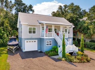 215 W Indian Ave, Folly Beach, SC 29439