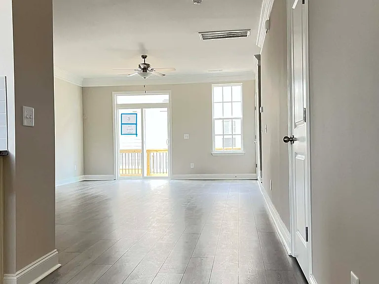 711 Chard Ln — Photo 5