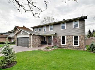 587 Northport Dr, Elk Grove Village, IL 60007