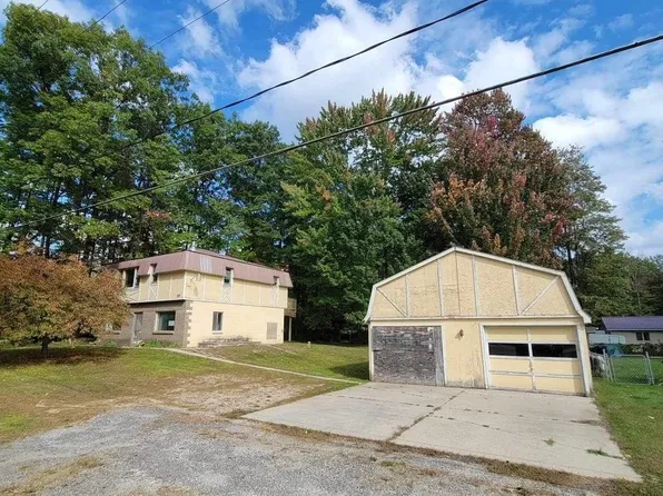 820 N Clare Ave, Harrison, MI 48625