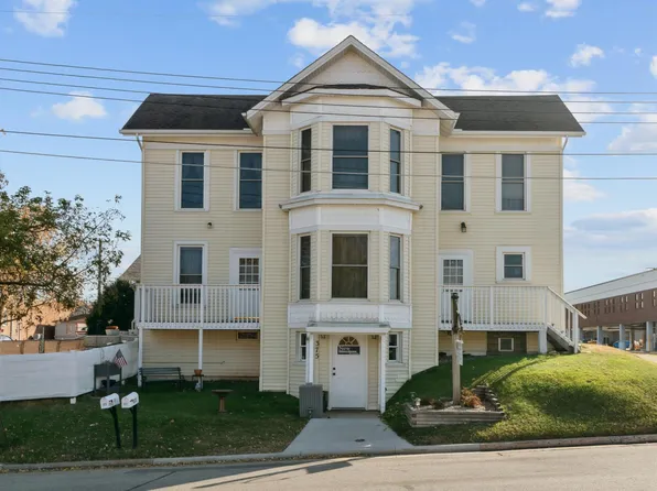 375A W Kinne St, Ellsworth, WI 54011