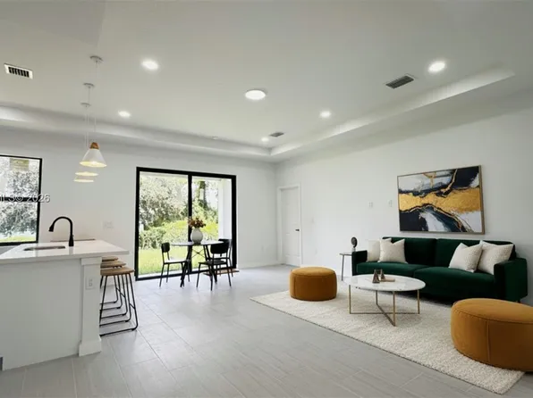 2713 56th St W, Lehigh Acres, FL 33971