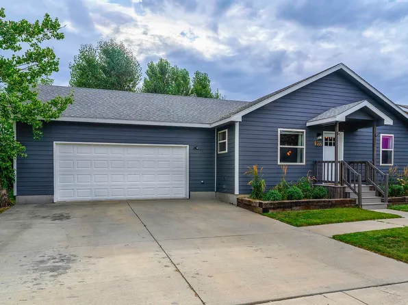 702 Kenmar St, Cody, WY 82414