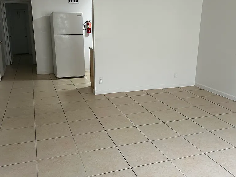 5634 NW 27th Ct #5634 — Photo 5