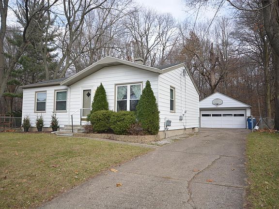 2nd image of 5515 Bedford St