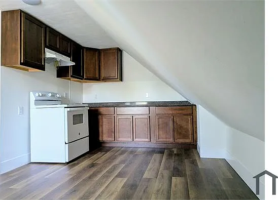 430 Cohannet St #3 — Photo 1