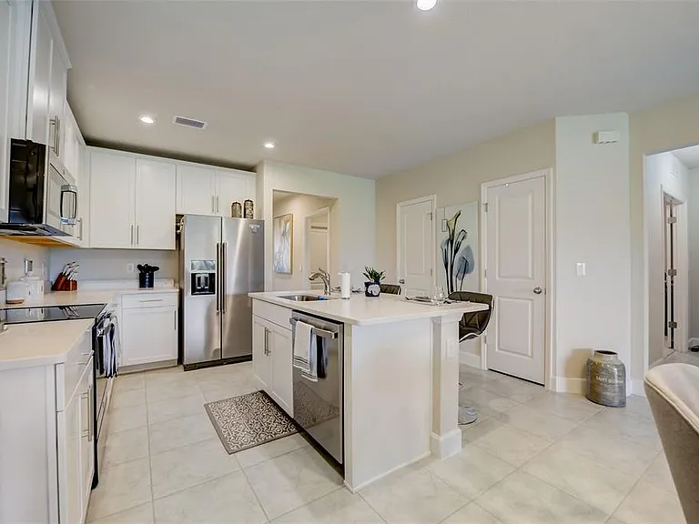 18027 Turning Leaf Cir — Photo 11