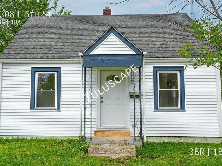 2308 E 5th St — Photo 1