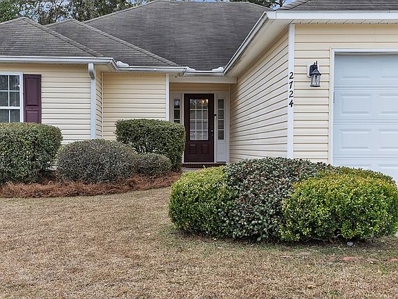 3rd image of 2724 Pineview Dr