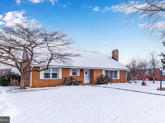 3rd image of 461 Shuler Rd