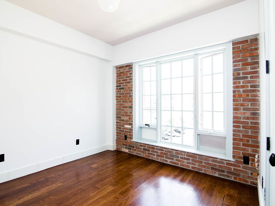2nd image of 34 Brooklyn Ave